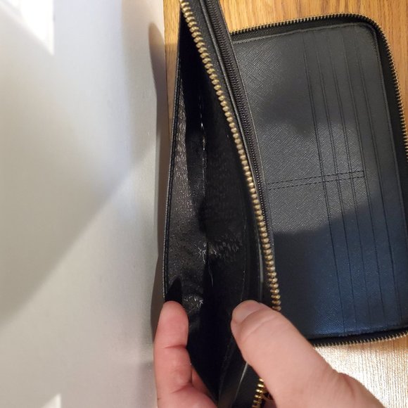 Kate Spade black large wallet. NWOT. - Picture 2 of 8